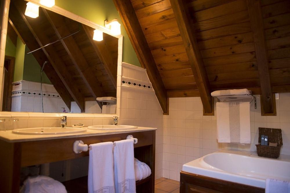 Hotel Chalet Bassibe Baqueira Beret Exteriör bild