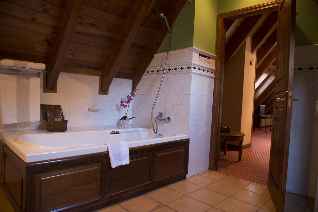 Hotel Chalet Bassibe Baqueira Beret Exteriör bild