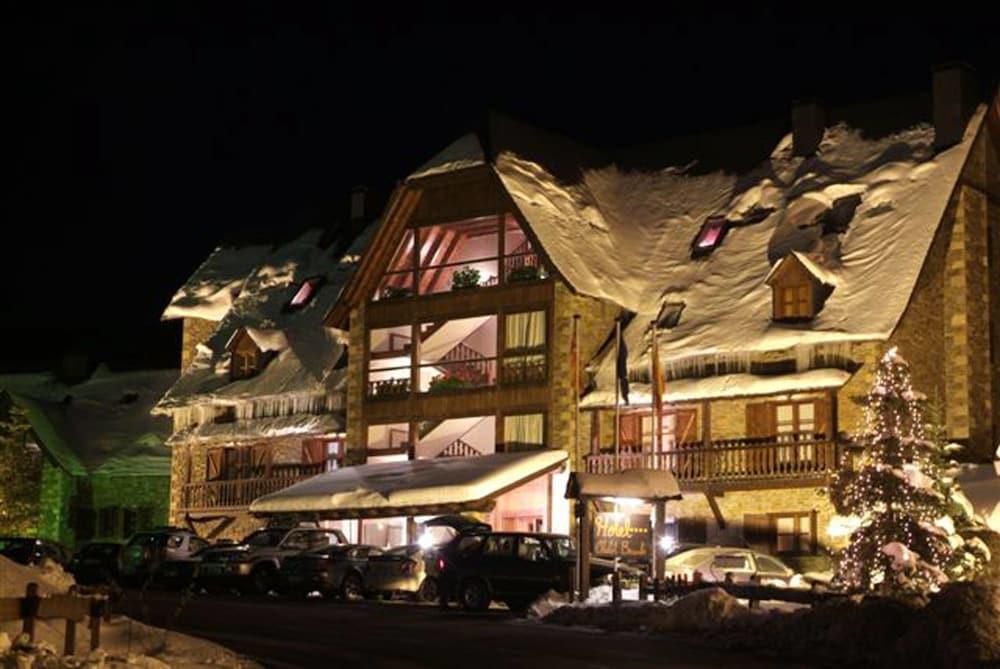 Hotel Chalet Bassibe Baqueira Beret Exteriör bild