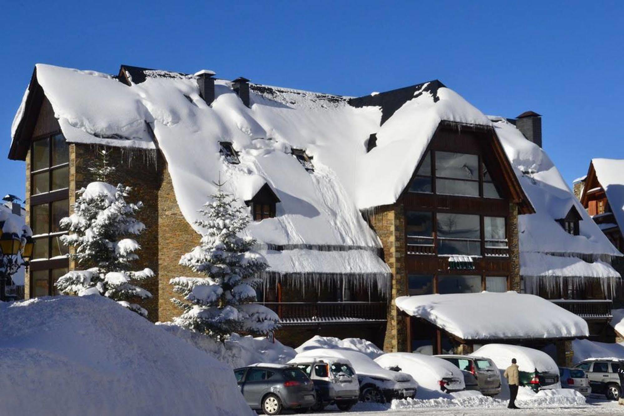 Hotel Chalet Bassibe Baqueira Beret Exteriör bild